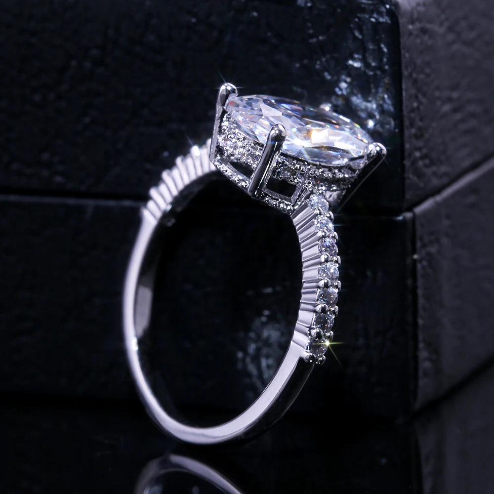 HUITAN Oval CZ Classic Engagement Ring