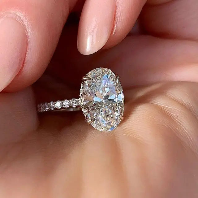 HUITAN Oval CZ Classic Engagement Ring